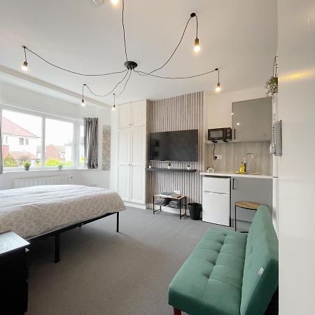 Cosy Bright Studio Apartment Close To Wembley Stadium Лондон Екстер'єр фото