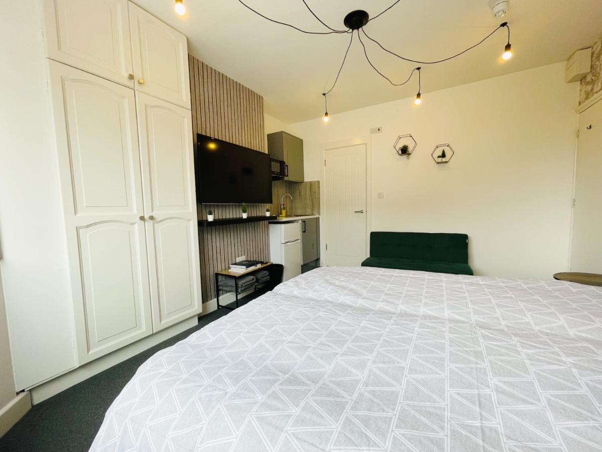 Cosy Bright Studio Apartment Close To Wembley Stadium Лондон Екстер'єр фото