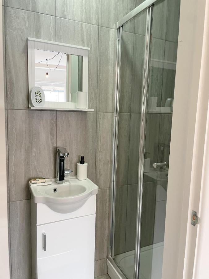 Cosy Bright Studio Apartment Close To Wembley Stadium Лондон Екстер'єр фото
