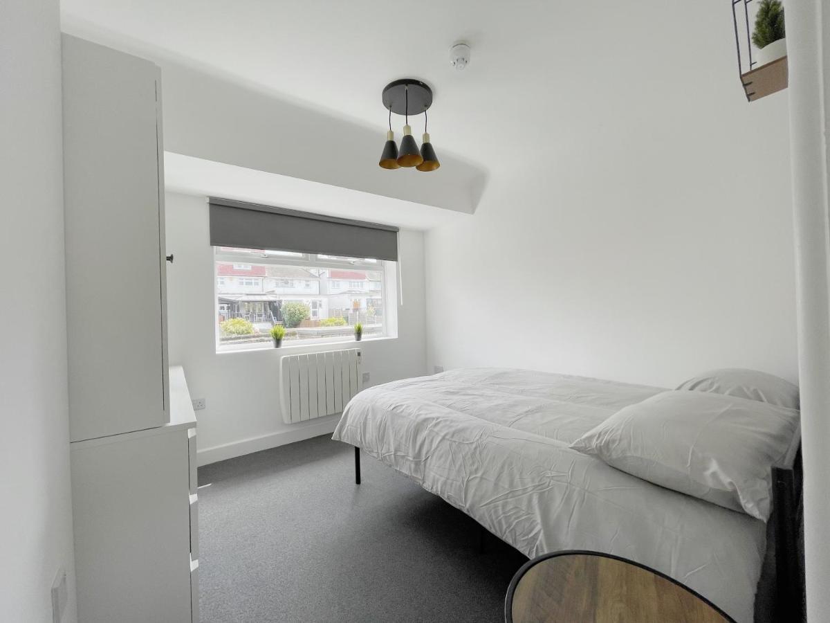 Cosy Bright Studio Apartment Close To Wembley Stadium Лондон Екстер'єр фото
