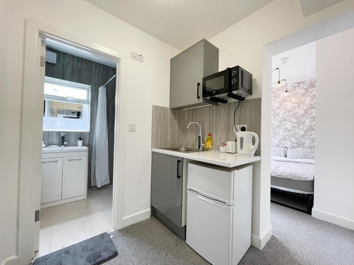 Cosy Bright Studio Apartment Close To Wembley Stadium Лондон Екстер'єр фото