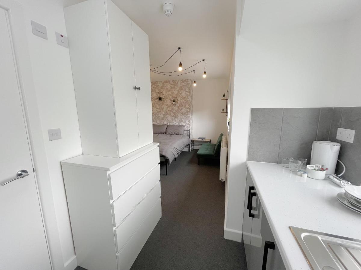 Cosy Bright Studio Apartment Close To Wembley Stadium Лондон Екстер'єр фото
