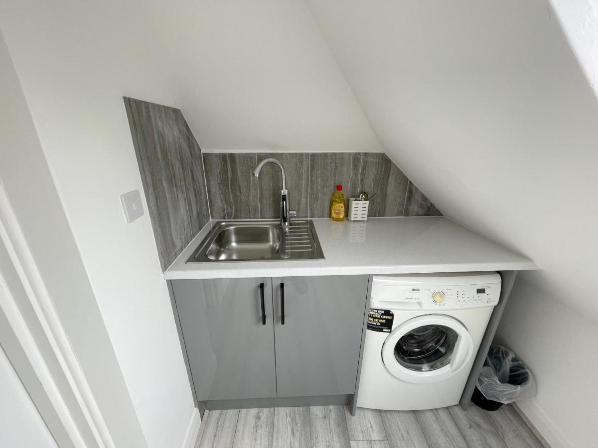 Cosy Bright Studio Apartment Close To Wembley Stadium Лондон Екстер'єр фото