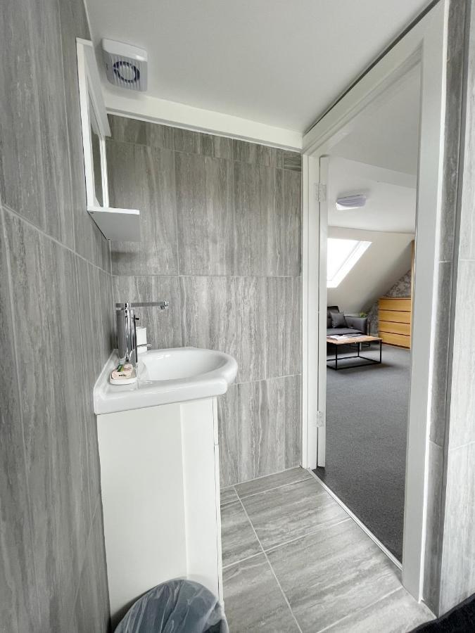 Cosy Bright Studio Apartment Close To Wembley Stadium Лондон Екстер'єр фото